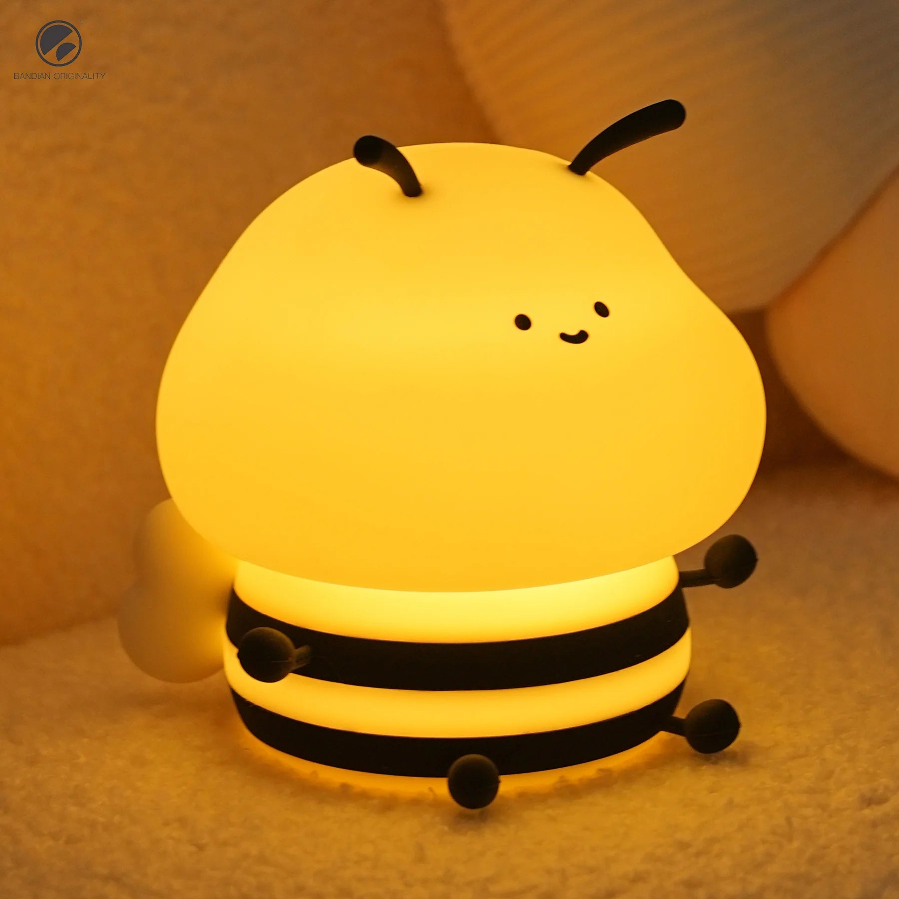 Long-Lasting Cute Bee LED Night Light | 120-Hour Battery, Silicone Touch Lamp for Kids & Décor